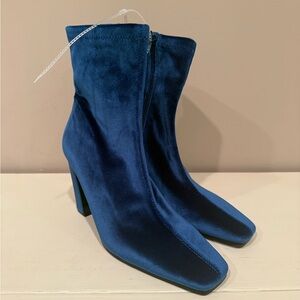 Steve Madden Vinka Women’s Blue Velvet Ankle Boots